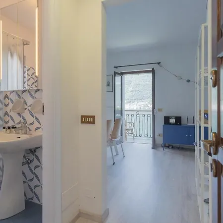 Lavarell House - View By Rent Daire