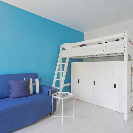 Lavarell House - View By Rent Daire *